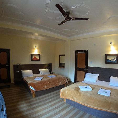 The Royal Orchard Kasol Hotel Bagian luar foto