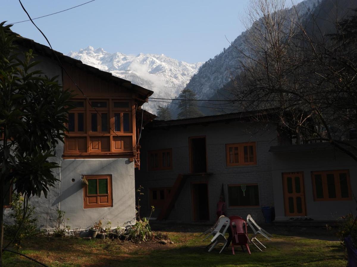 The Royal Orchard Kasol Hotel Bagian luar foto