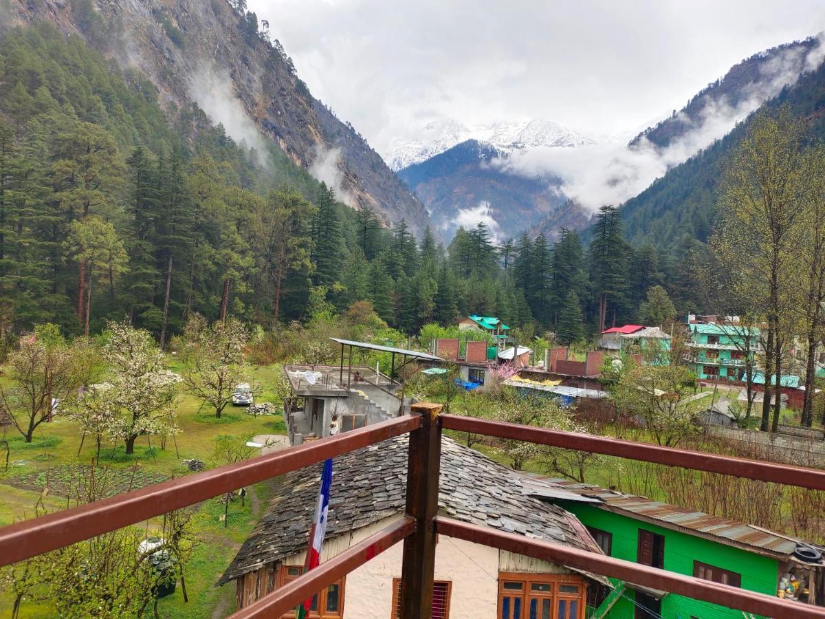 The Royal Orchard Kasol Hotel Bagian luar foto