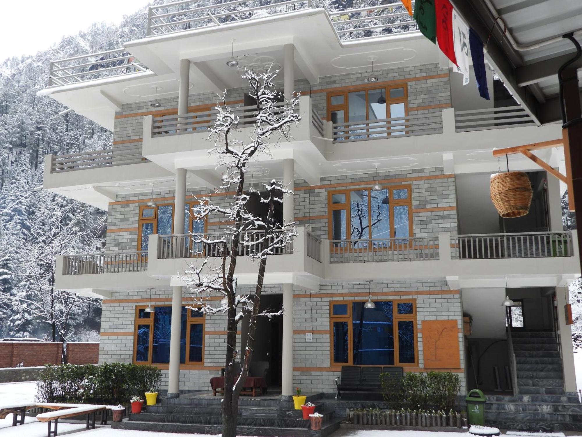 The Royal Orchard Kasol Hotel Bagian luar foto
