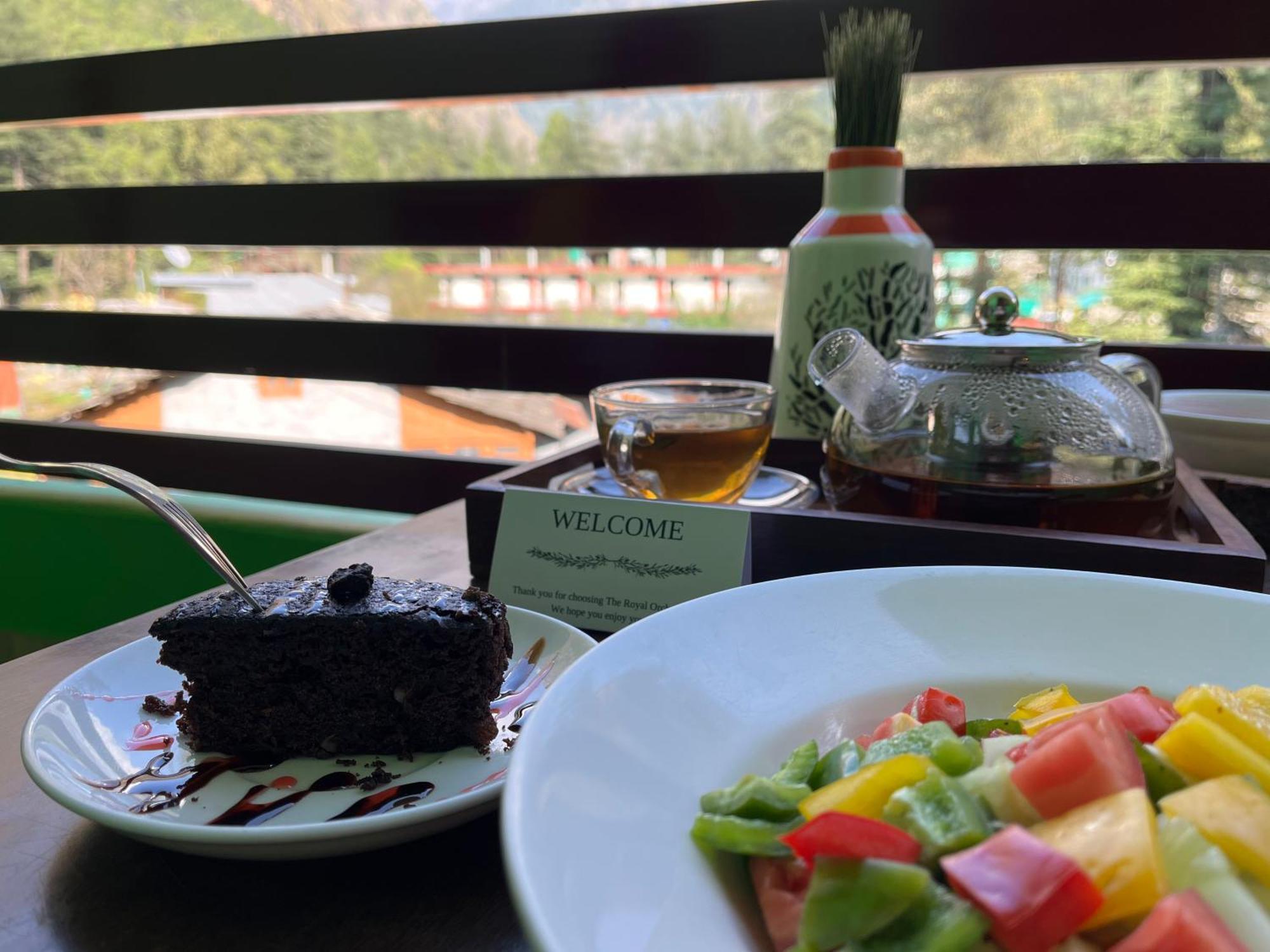 The Royal Orchard Kasol Hotel Bagian luar foto