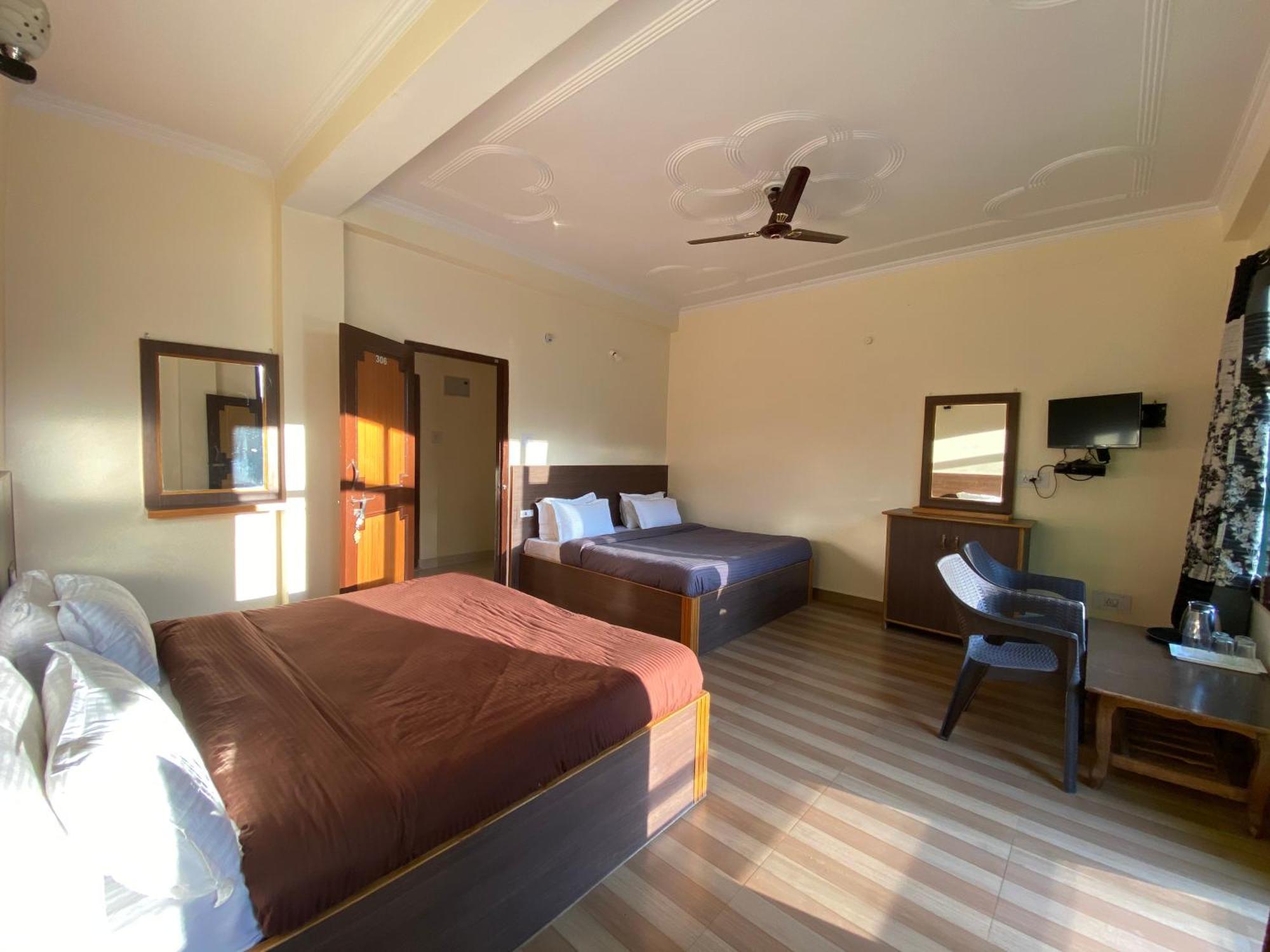 The Royal Orchard Kasol Hotel Bagian luar foto