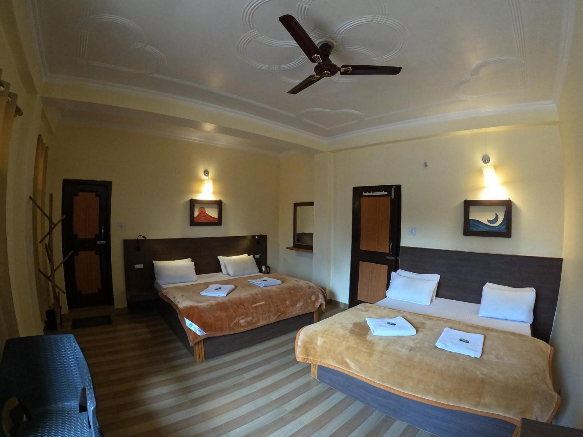 The Royal Orchard Kasol Hotel Bagian luar foto