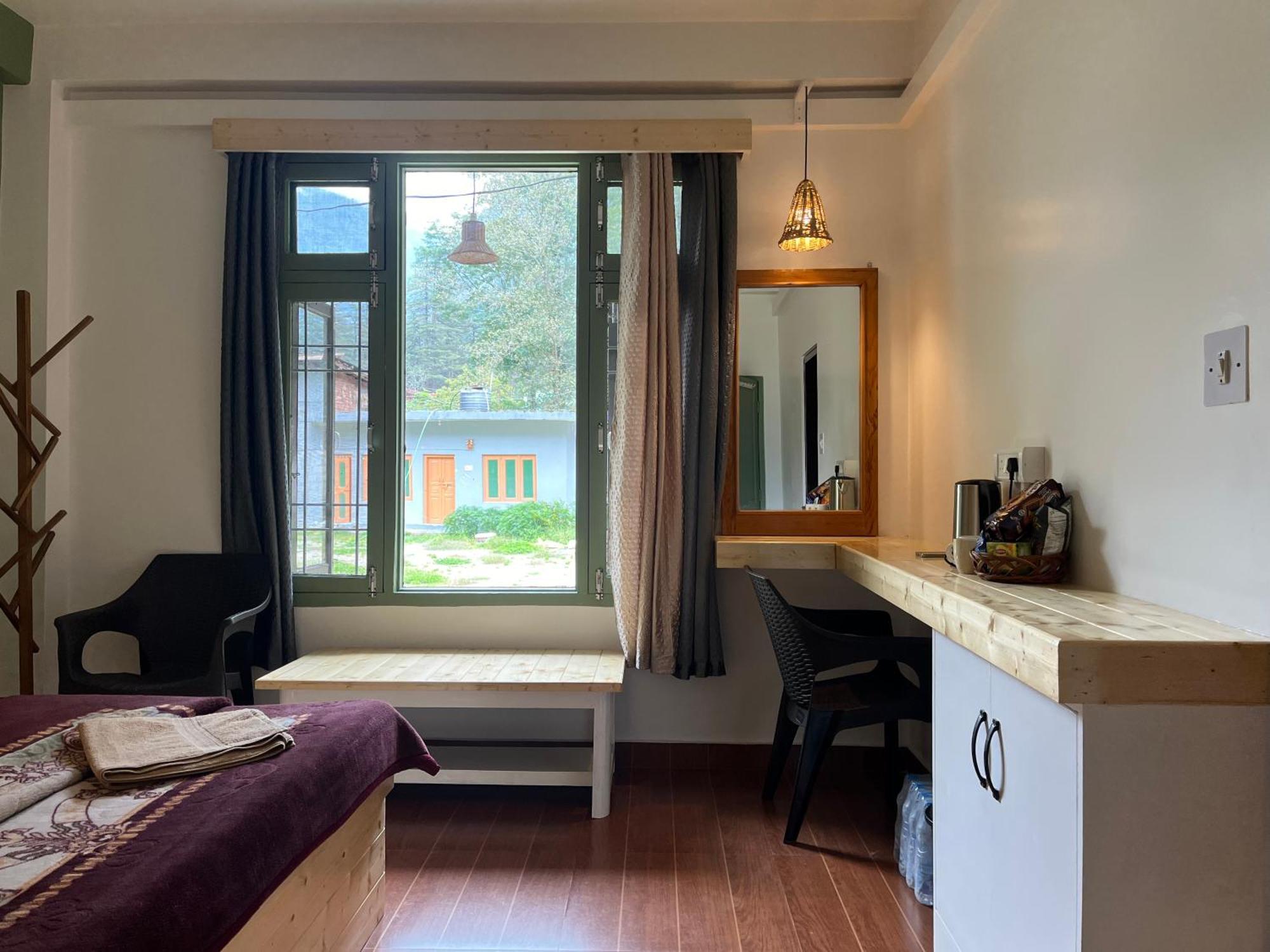The Royal Orchard Kasol Hotel Bagian luar foto