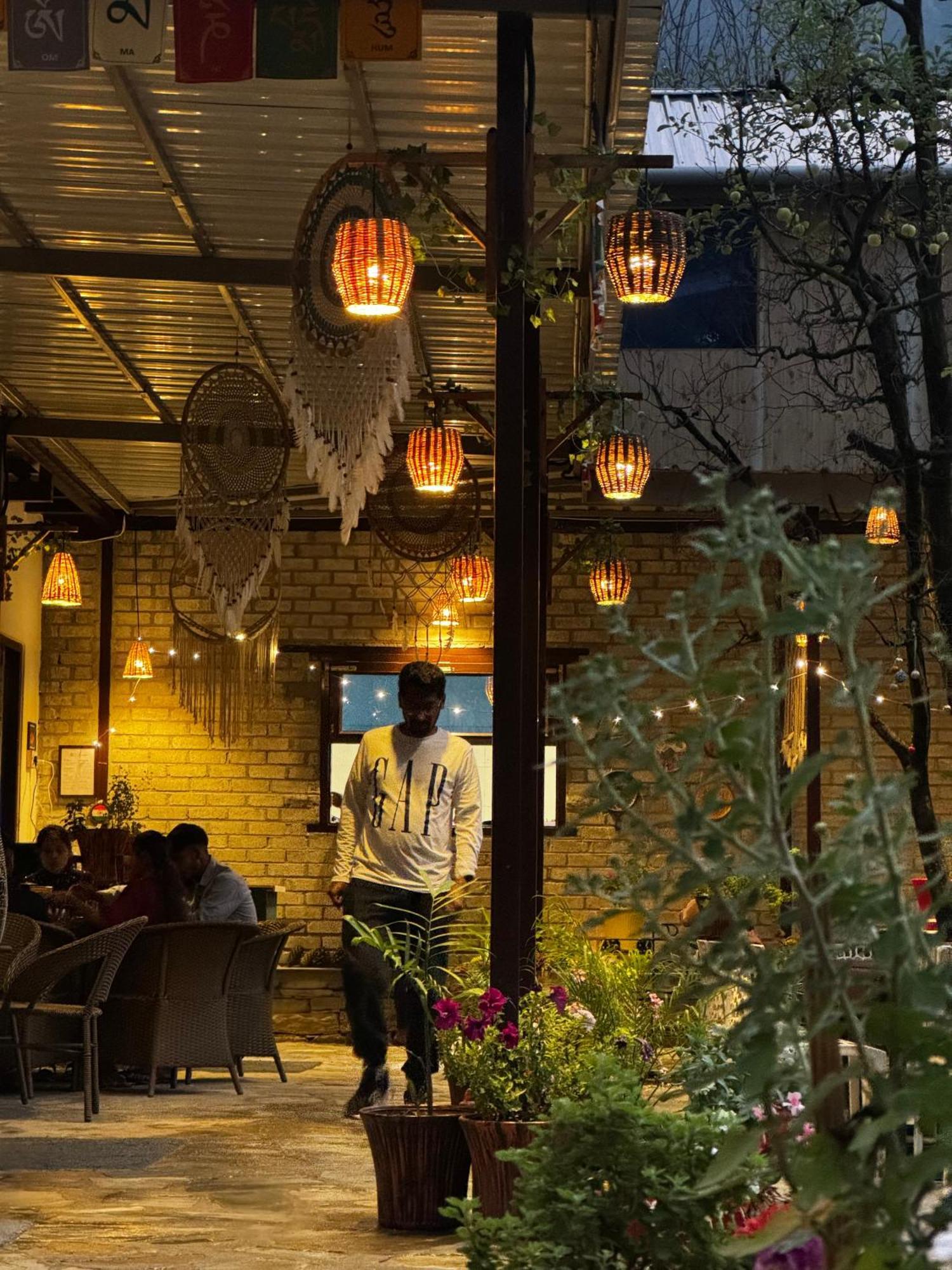 The Royal Orchard Kasol Hotel Bagian luar foto