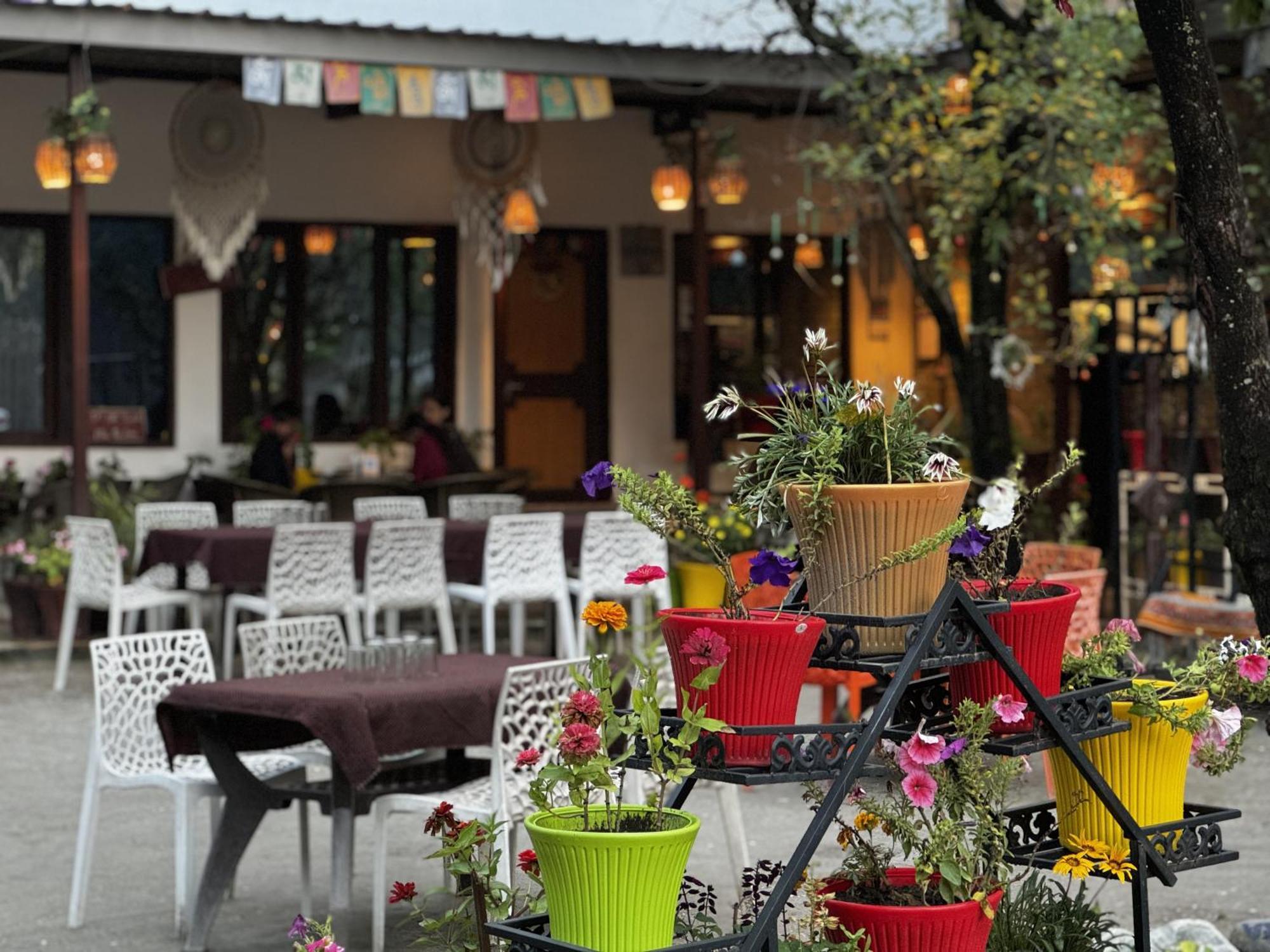 The Royal Orchard Kasol Hotel Bagian luar foto