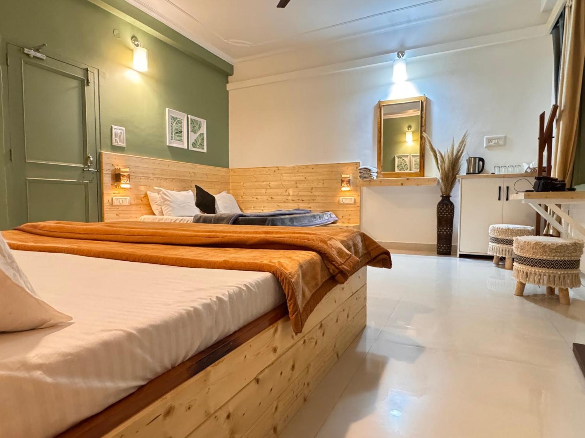 The Royal Orchard Kasol Hotel Bagian luar foto