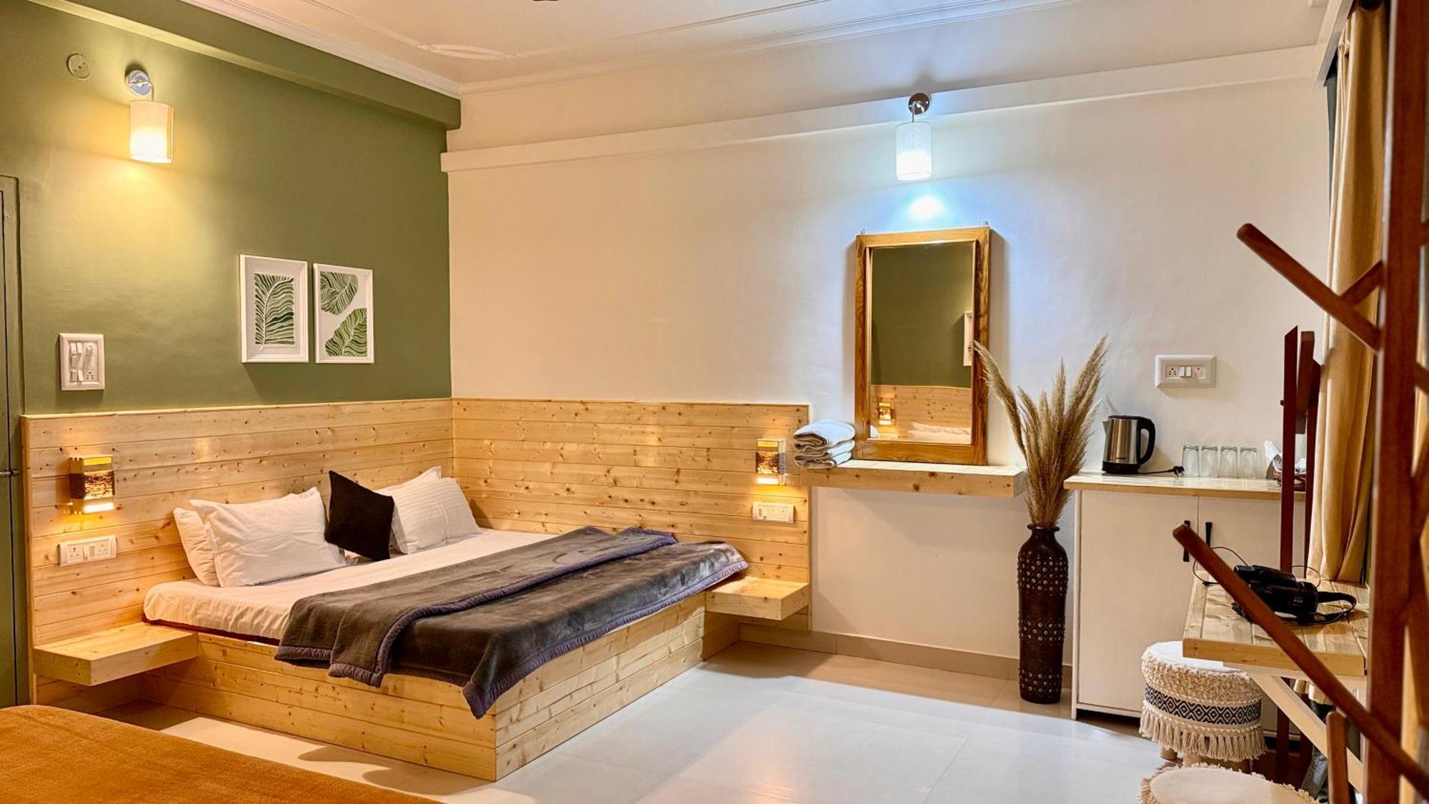 The Royal Orchard Kasol Hotel Bagian luar foto