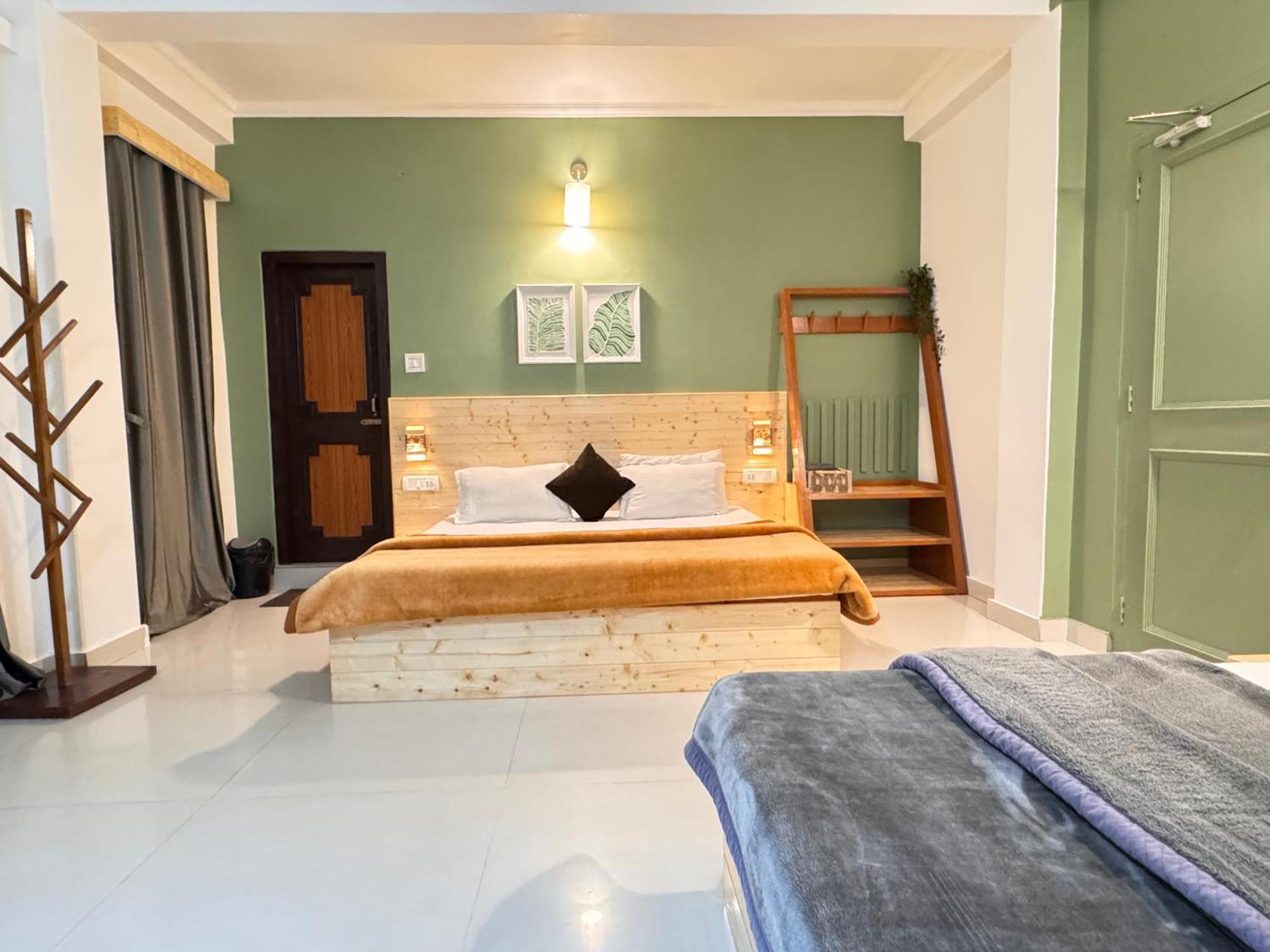 The Royal Orchard Kasol Hotel Bagian luar foto